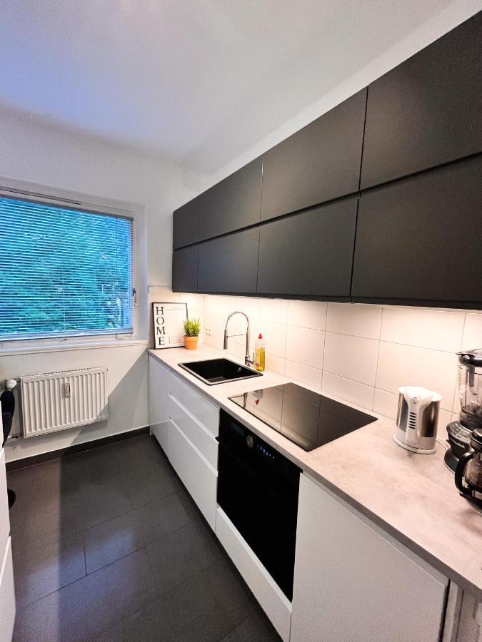 01 Bedroom In Mitte-Up To 5 People-Private Free Parking Берлин Экстерьер фото