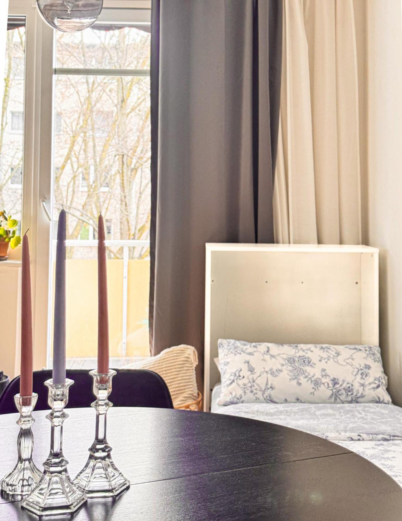 01 Bedroom In Mitte-Up To 5 People-Private Free Parking Берлин Экстерьер фото